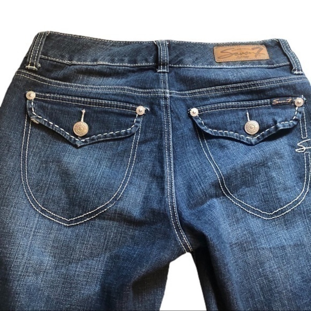 7 Bermuda Shorts - Picture 3 of 5